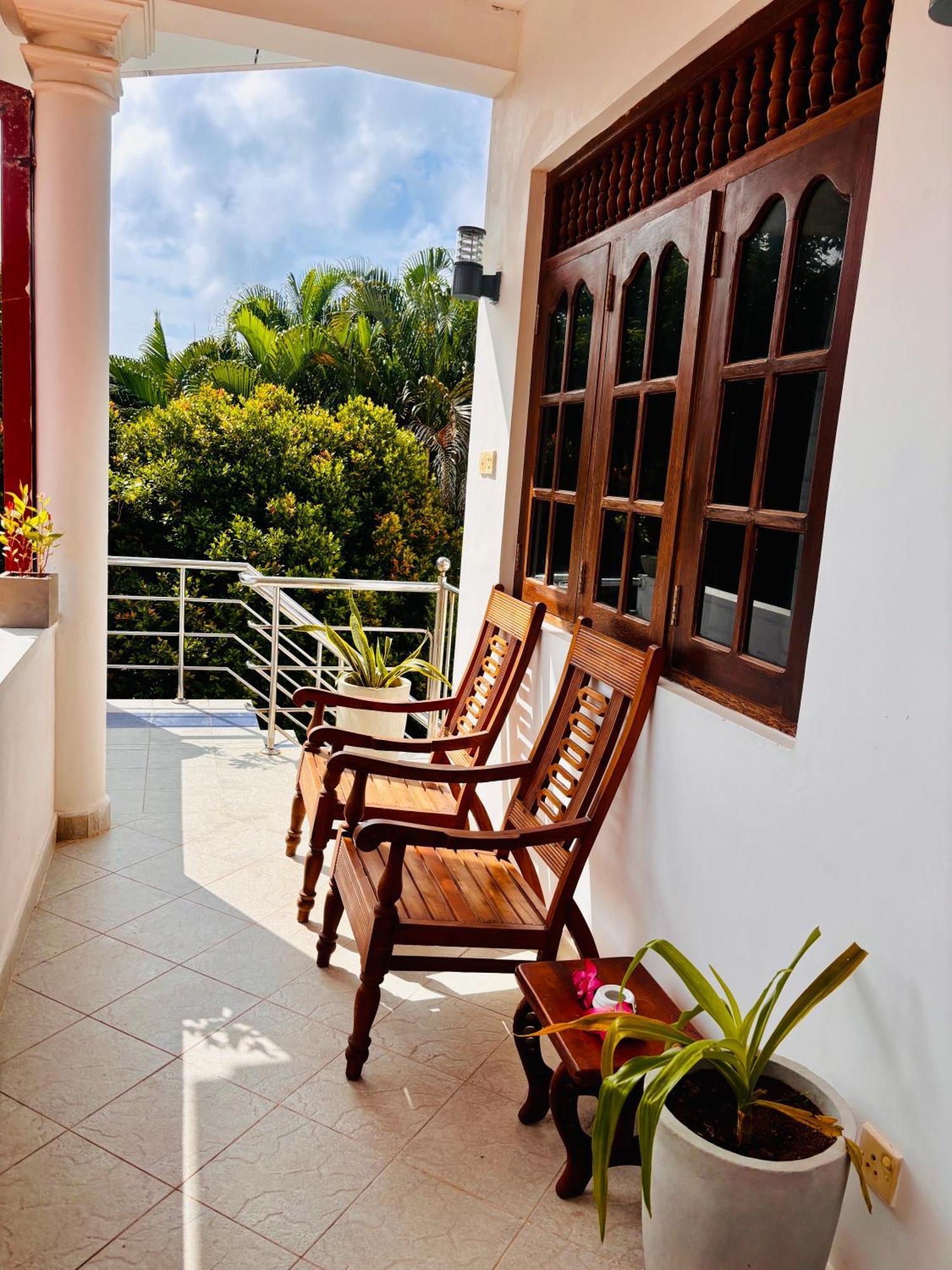 Bay Street Hotell Beruwala Exteriör bild